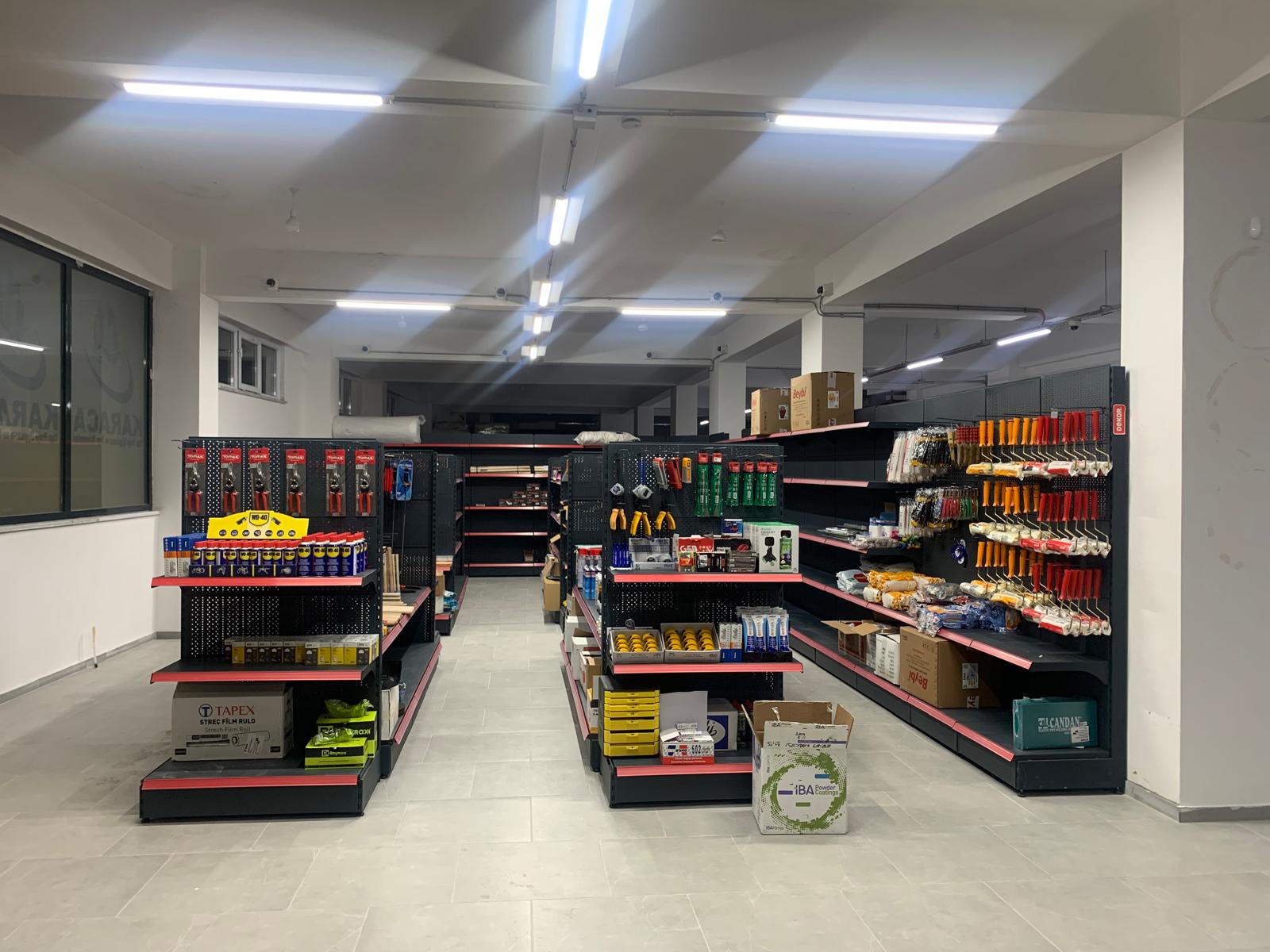 Karaca Yapı Market hirdavat ve boya reyonlari