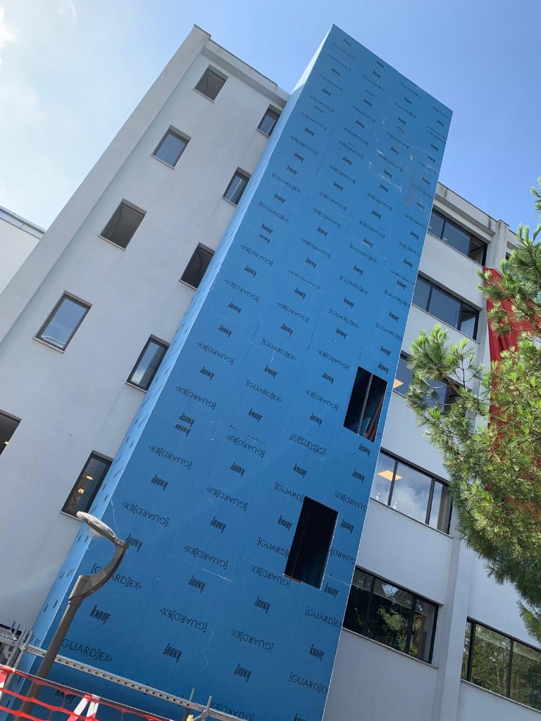 Eyüpoğlu Koleji — dış cephe kaplama ve uygulama aşaması